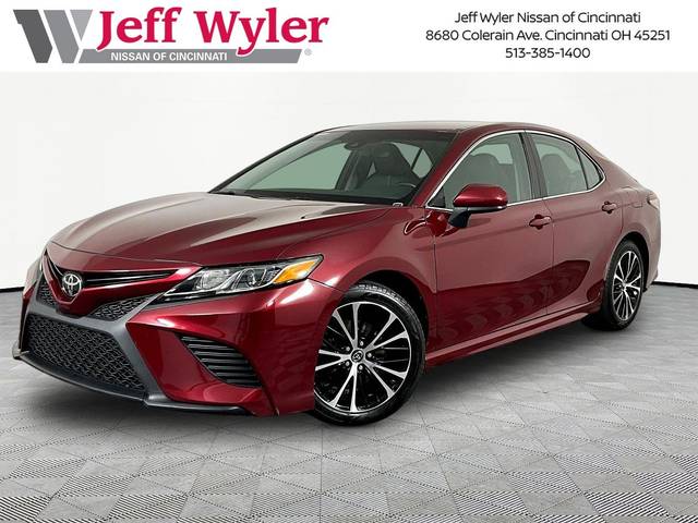 2018 Toyota Camry SE FWD photo