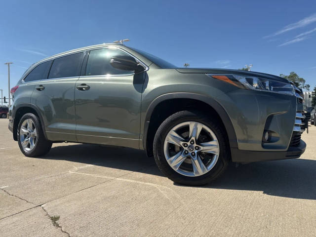 2018 Toyota Highlander Limited AWD photo