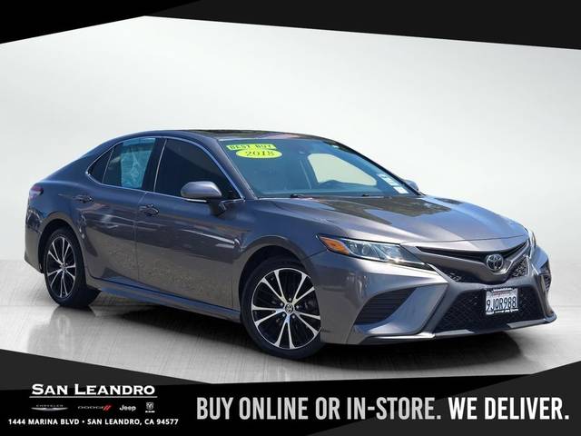 2018 Toyota Camry SE FWD photo