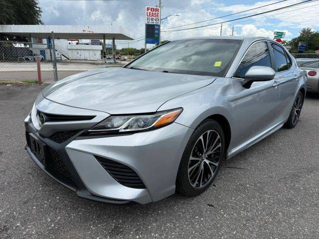 2018 Toyota Camry SE FWD photo