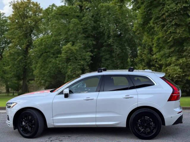 2018 Volvo XC60 Momentum AWD photo