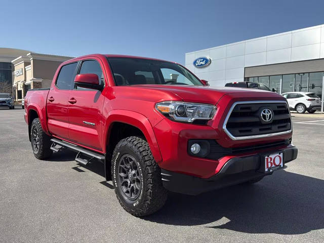 2017 Toyota Tacoma SR5 4WD photo