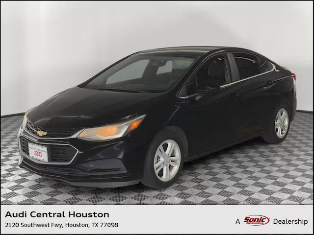 2018 Chevrolet Cruze LT FWD photo