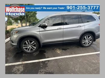 2017 Honda Pilot Touring AWD photo
