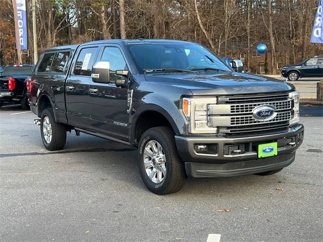 2017 Ford F-250 Super Duty Platinum 4WD photo