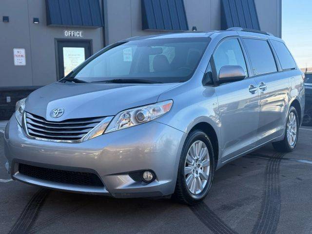 2017 Toyota Sienna XLE AWD photo