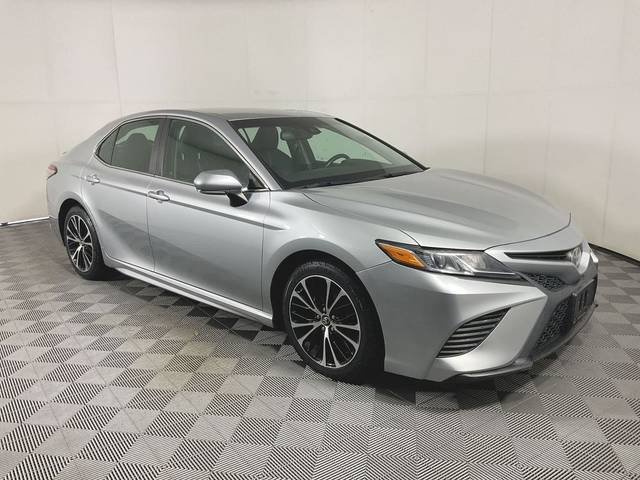 2018 Toyota Camry SE FWD photo