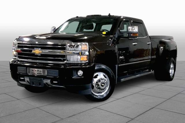 2018 Chevrolet Silverado 3500HD High Country 4WD photo