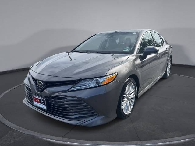 2018 Toyota Camry XLE FWD photo