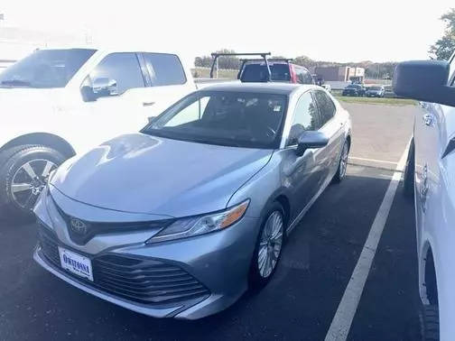 2018 Toyota Camry XLE FWD photo