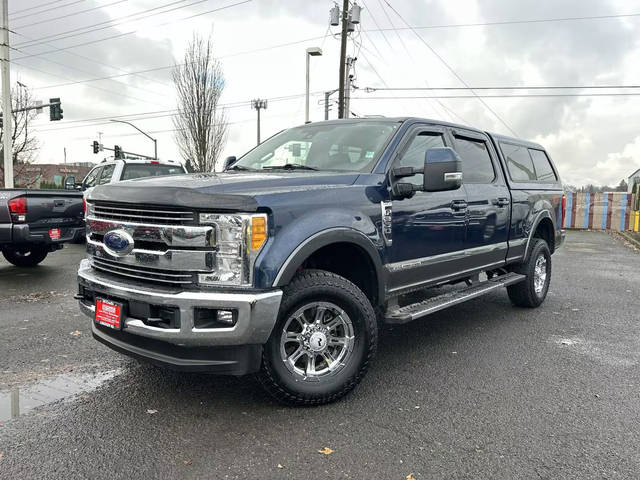 2017 Ford F-350 Super Duty Lariat 4WD photo