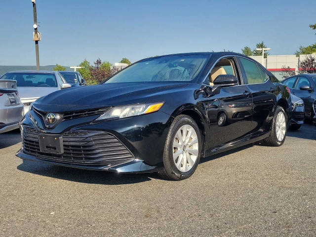 2018 Toyota Camry LE FWD photo