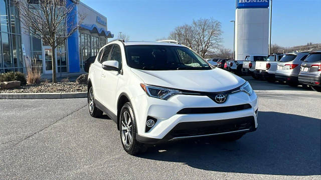 2018 Toyota RAV4 XLE AWD photo