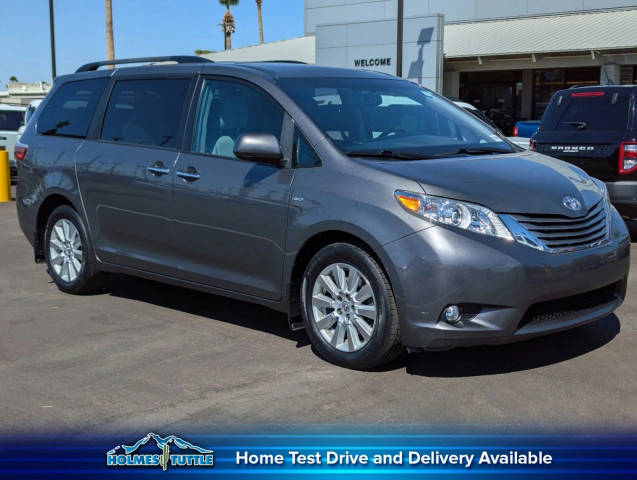 2017 Toyota Sienna XLE Premium AWD photo