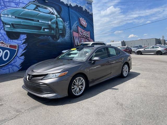 2018 Toyota Camry XLE FWD photo