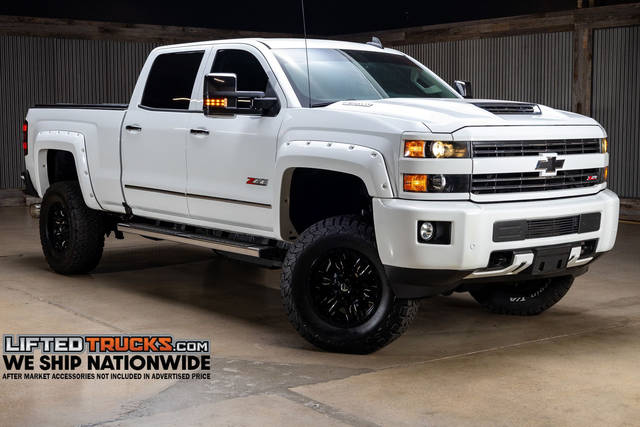 2018 Chevrolet Silverado 2500HD LT 4WD photo