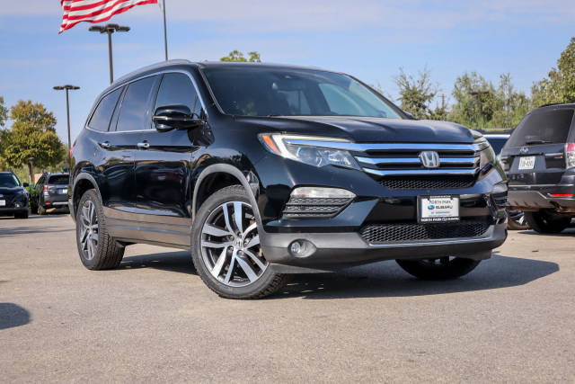 2017 Honda Pilot Touring FWD photo