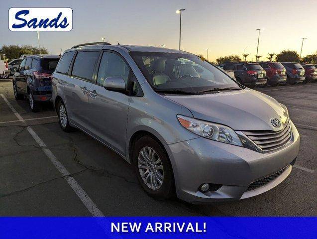 2016 Toyota Sienna XLE FWD photo