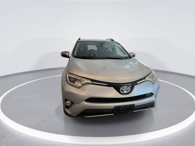 2017 Toyota RAV4 XLE AWD photo