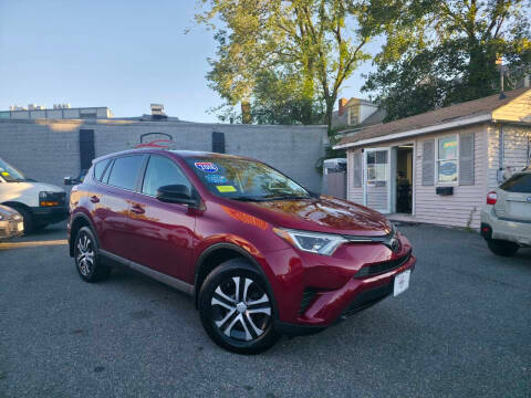 2018 Toyota RAV4 LE AWD photo