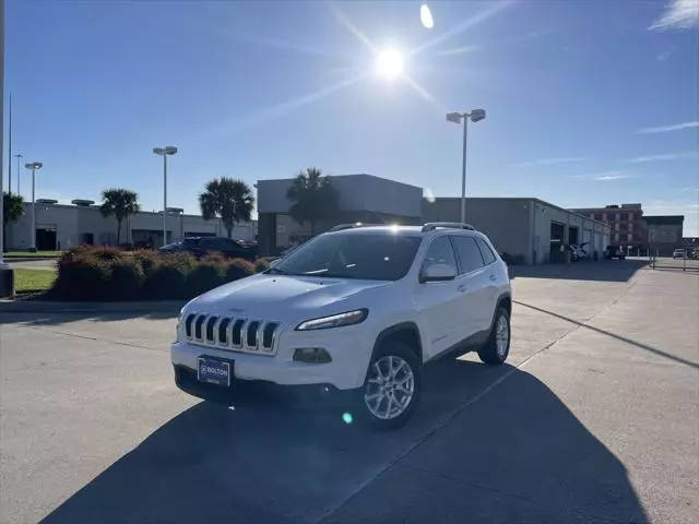 2018 Jeep Cherokee Latitude FWD photo