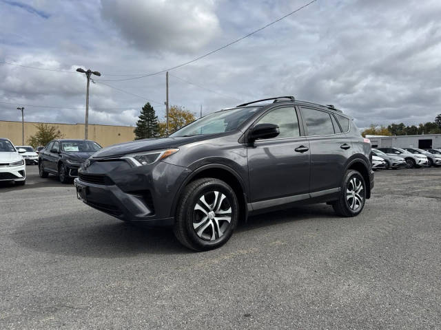 2018 Toyota RAV4 LE AWD photo