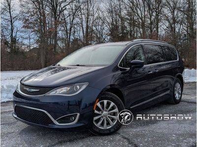 2018 Chrysler Pacifica Minivan Touring L Plus FWD photo