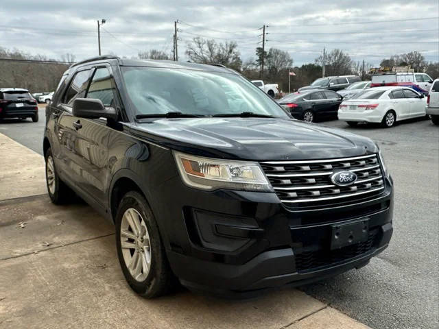 2017 Ford Explorer Base 4WD photo