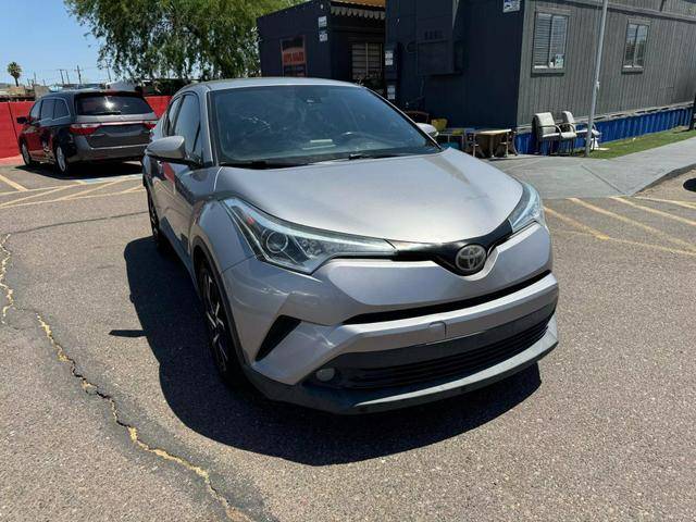 2018 Toyota C-HR XLE Premium FWD photo