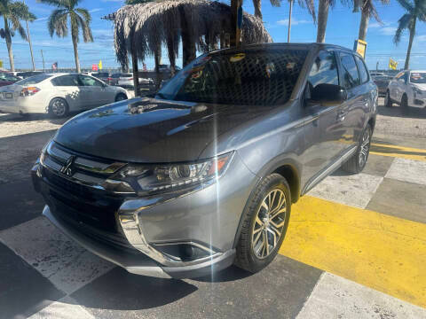 2017 Mitsubishi Outlander ES FWD photo