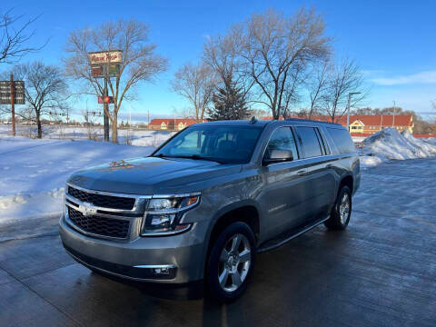 2018 Chevrolet Suburban LT 4WD photo