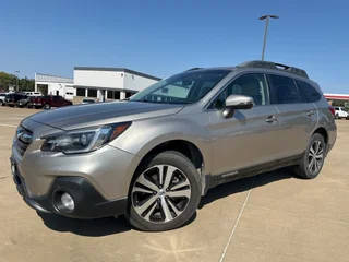 2018 Subaru Outback Limited AWD photo