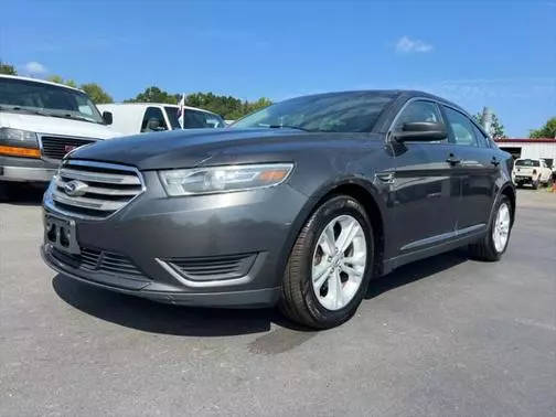 2015 Ford Taurus SE FWD photo