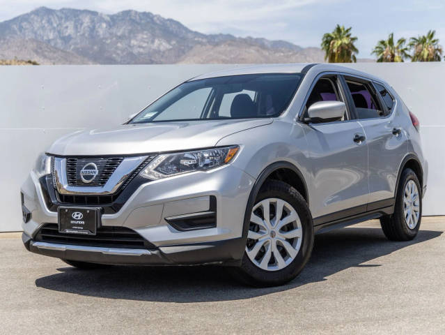 2017 Nissan Rogue S FWD photo