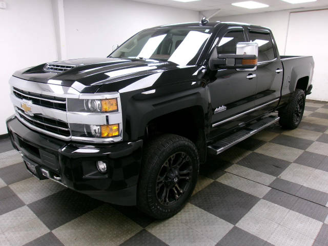 2018 Chevrolet Silverado 3500HD High Country 4WD photo