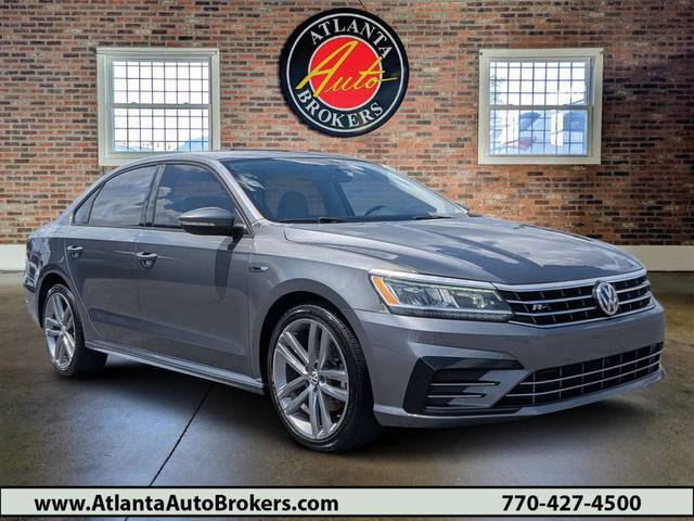 2018 Volkswagen Passat R-Line FWD photo