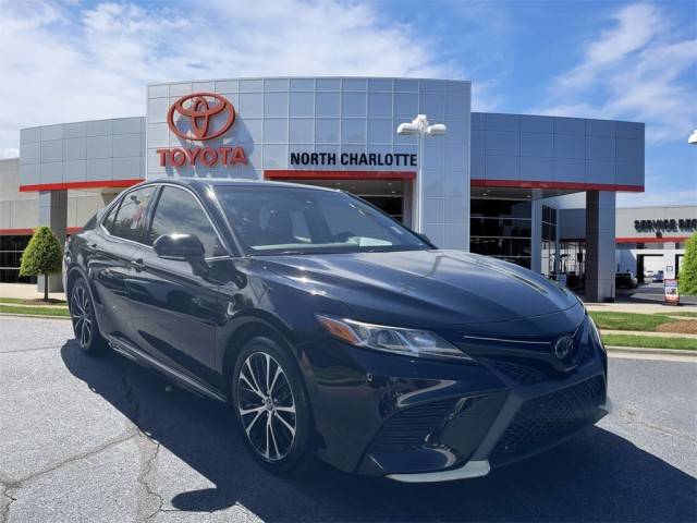 2018 Toyota Camry SE FWD photo