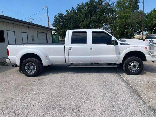 2015 Ford F-350 Super Duty Platinum 4WD photo