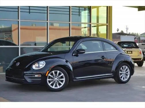 2018 Volkswagen Beetle SE FWD photo
