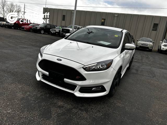 2018 Ford Focus ST FWD photo