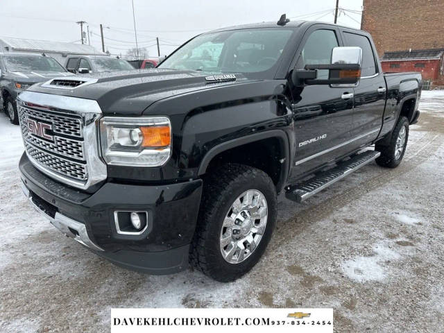 2018 GMC Sierra 2500HD Denali 4WD photo