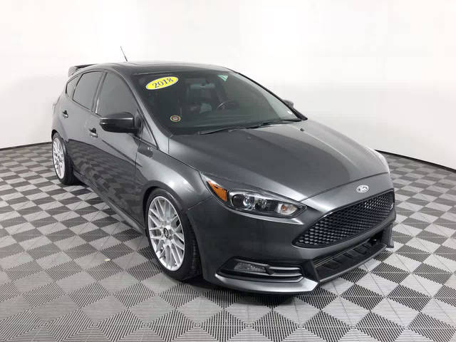 2018 Ford Focus ST FWD photo