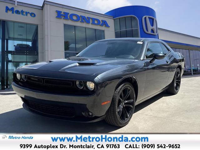 2018 Dodge Challenger SXT RWD photo