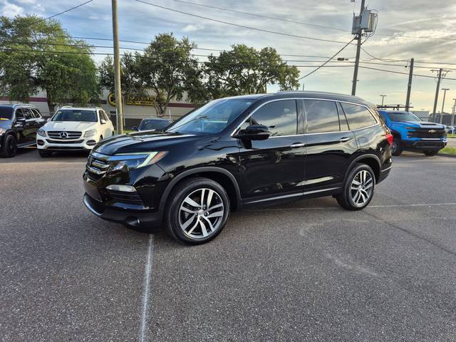 2017 Honda Pilot Touring AWD photo
