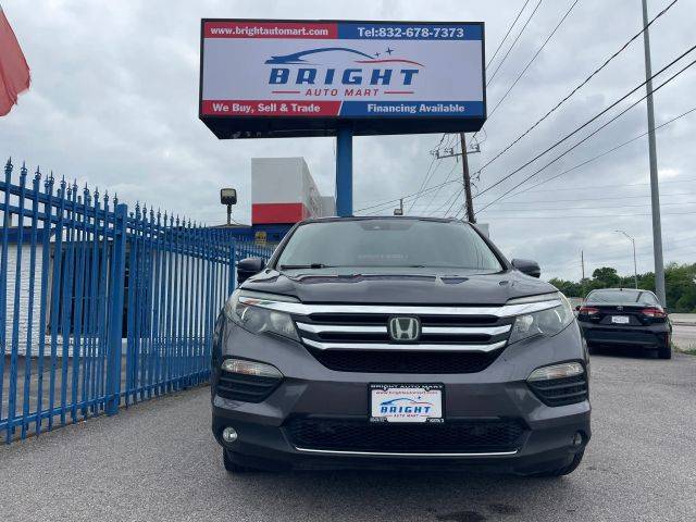 2017 Honda Pilot Touring FWD photo
