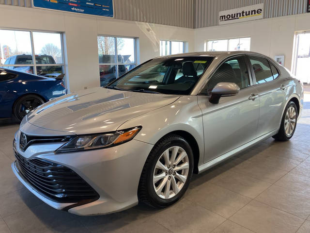 2018 Toyota Camry LE FWD photo