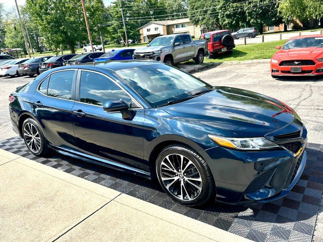 2018 Toyota Camry SE FWD photo
