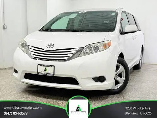 2017 Toyota Sienna LE FWD photo