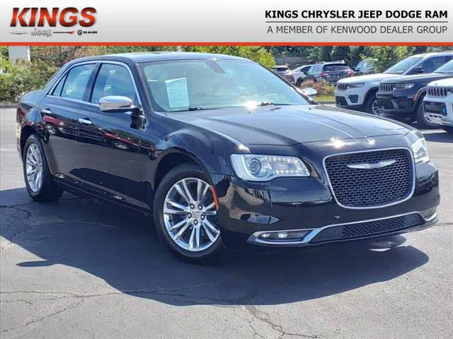 2017 Chrysler 300 300C RWD photo