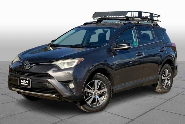 2017 Toyota RAV4 XLE FWD photo